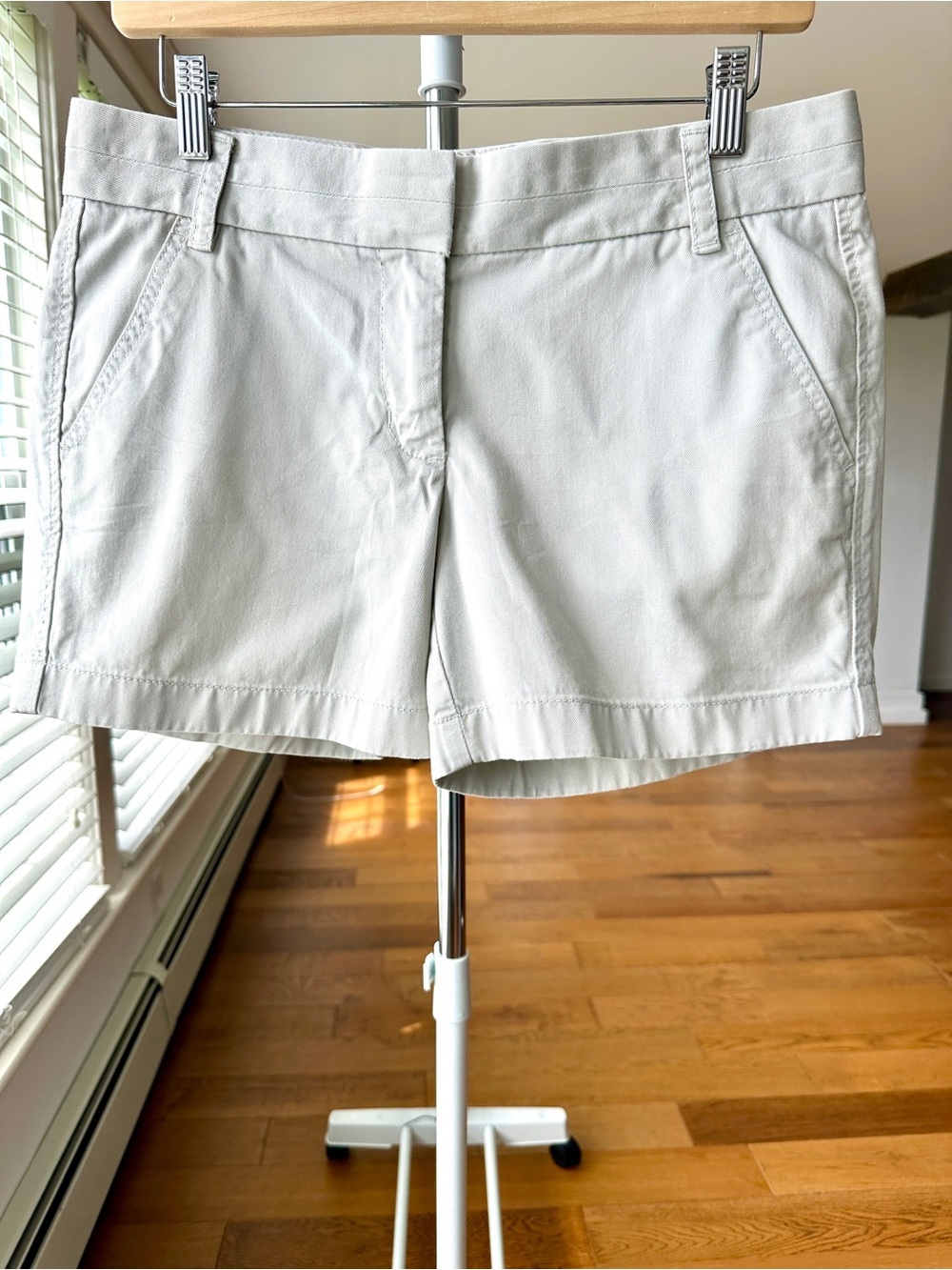 J. Crew Classic Women's Chinos Cotton Blend Shorts in Light Beige